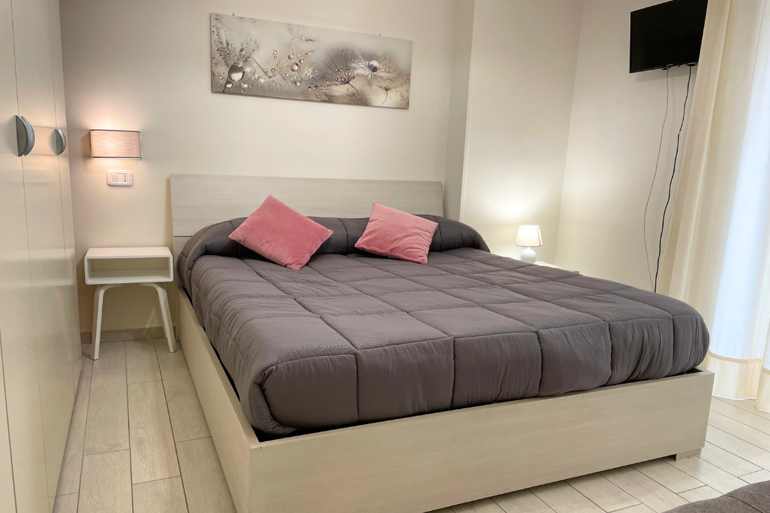 Camera da letto matrimoniale dell'Appartamento per vacanze nel centro di Agropoli in provincia di Salerno nella costiera del Cilento
