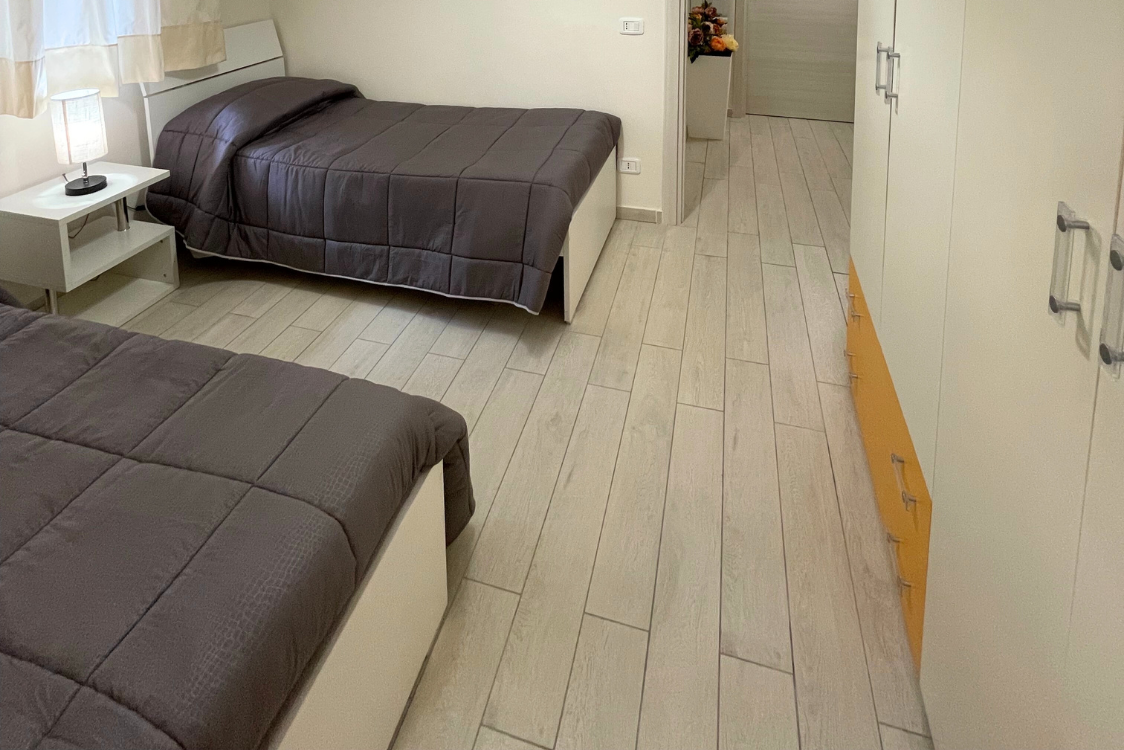 Camera da letto dell'appartamento per vacanze nel centro di Agropoli in provincia di Salerno nella costiera del Cilento